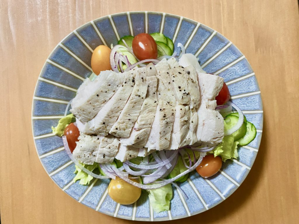 シンプルな背景で撮影した工具の写真