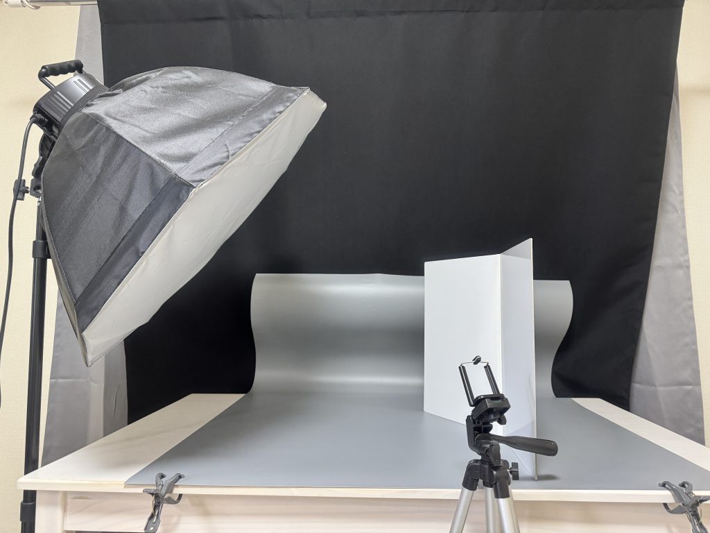 背景シートで撮影しているイメージ
